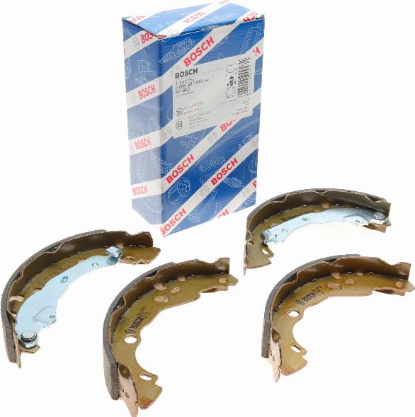 BOSCH 0 986 487 819 - Kit ganasce freno autozon.pro