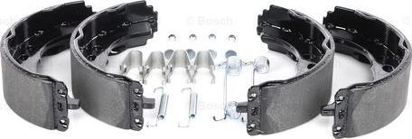 BOSCH 0 986 487 726 - Kit ganasce, Freno stazionamento autozon.pro