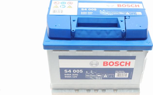 BOSCH 0 092 S40 050 - Batteria avviamento autozon.pro