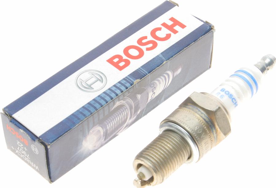 BOSCH 0 242 229 687 - Candela accensione autozon.pro