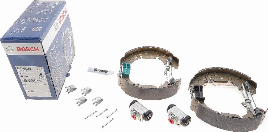 BOSCH 0 204 114 669 - Kit ganasce freno autozon.pro