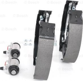 BOSCH 0 204 114 679 - Kit ganasce freno autozon.pro