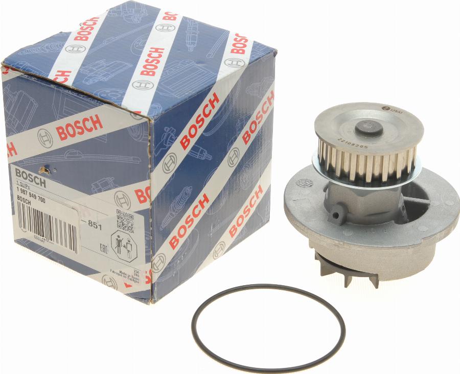 BOSCH 1 987 949 700 - Pompa acqua autozon.pro