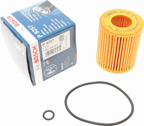 BOSCH 1 457 429 257 - Filtro olio autozon.pro