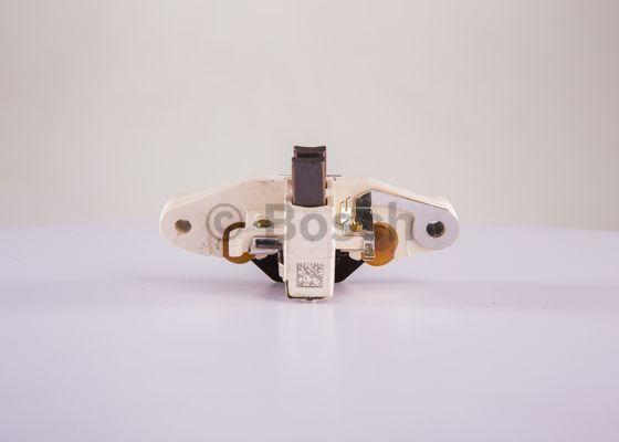 BOSCH 1 197 311 090 - Regolatore alternatore autozon.pro