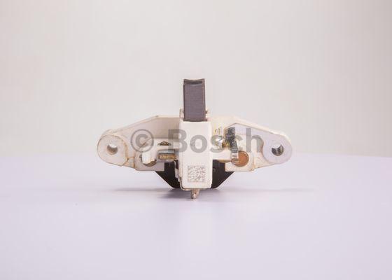 BOSCH 1 197 311 028 - Regolatore alternatore autozon.pro