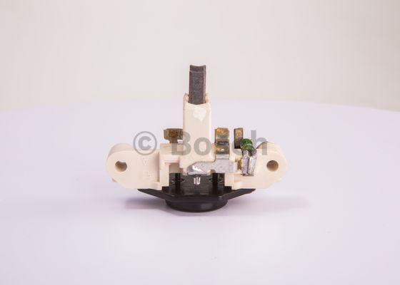 BOSCH 1 197 311 213 - Regolatore alternatore autozon.pro