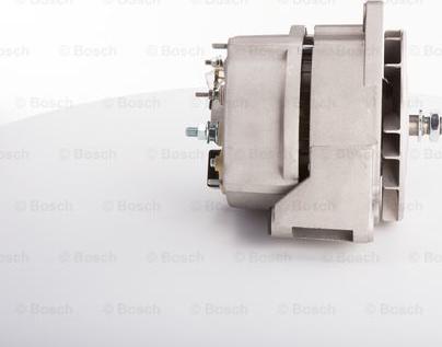 BOSCH F 042 301 038 - Alternatore autozon.pro