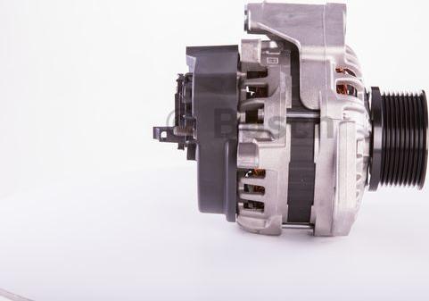 BOSCH F 000 BL0 739 - Alternatore autozon.pro