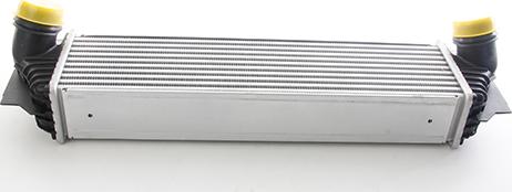 BSG BSG 15-535-021 - Intercooler autozon.pro