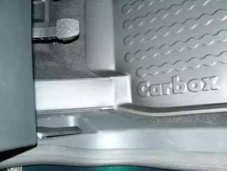 Carbox 401830000 - Tappetino vaschetta vano gambe autozon.pro