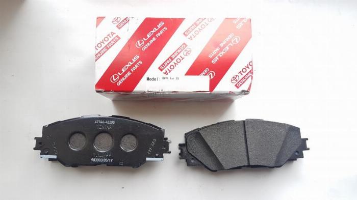 TOYOTA 04465-42190 - Kit pastiglie freno, Freno a disco autozon.pro