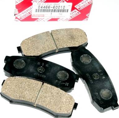 TOYOTA 04466-60010 - Kit pastiglie freno, Freno a disco autozon.pro