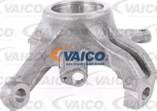 VAICO V46-0967 - Fuso a snodo, Sospensione ruota autozon.pro