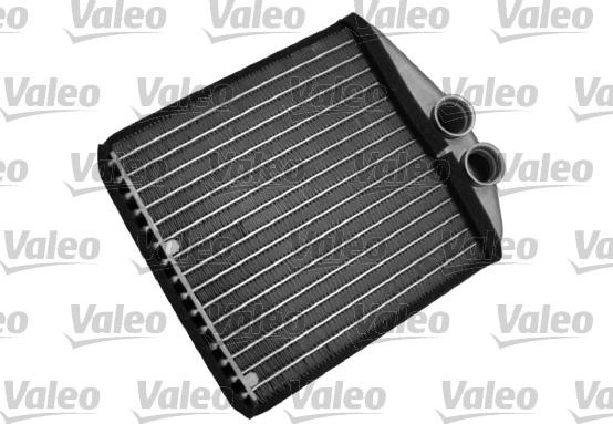 Valeo 812225 - Radiatore, Raffreddamento motore autozon.pro