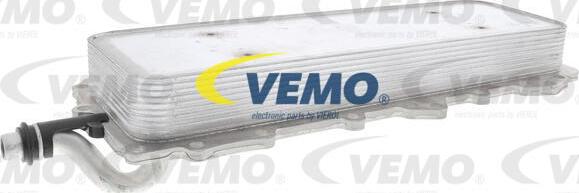 Vemo V48-60-0024 - Radiatore olio, Olio motore autozon.pro