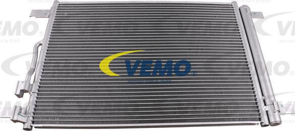 Vemo V15-62-1054 - Condensatore, Climatizzatore autozon.pro