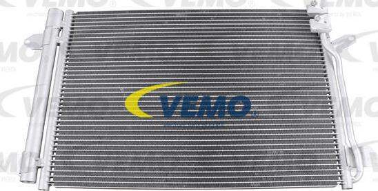 Vemo V15-62-1057 - Condensatore, Climatizzatore autozon.pro