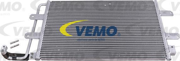 Vemo V15-62-1061 - Condensatore, Climatizzatore autozon.pro