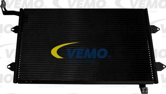 Vemo V15-62-1004 - Condensatore, Climatizzatore autozon.pro