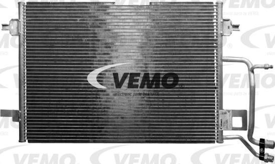 Vemo V15-62-1001 - Condensatore, Climatizzatore autozon.pro