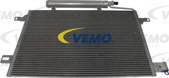 Vemo V15-62-1032 - Condensatore, Climatizzatore autozon.pro