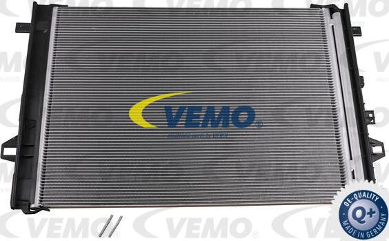 Vemo V30-62-1054 - Condensatore, Climatizzatore autozon.pro