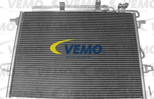 Vemo V30-62-1027 - Condensatore, Climatizzatore autozon.pro