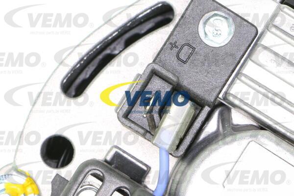 Vemo V24-13-35640 - Alternatore autozon.pro