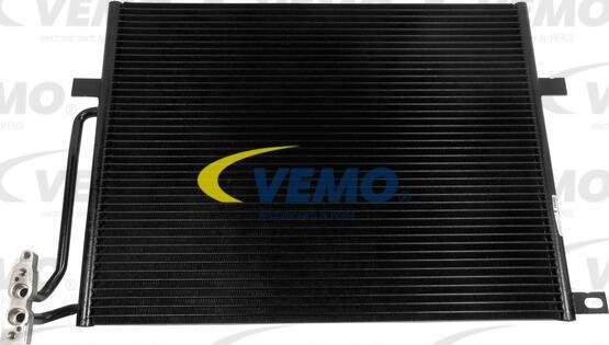 Vemo V20-62-1007 - Condensatore, Climatizzatore autozon.pro