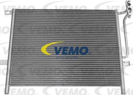 Vemo V20-62-1016 - Condensatore, Climatizzatore autozon.pro