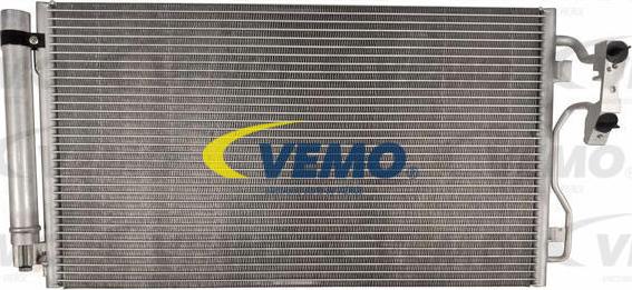 Vemo V20-62-1030 - Condensatore, Climatizzatore autozon.pro