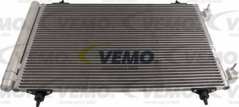 Vemo V22-62-0007 - Condensatore, Climatizzatore autozon.pro