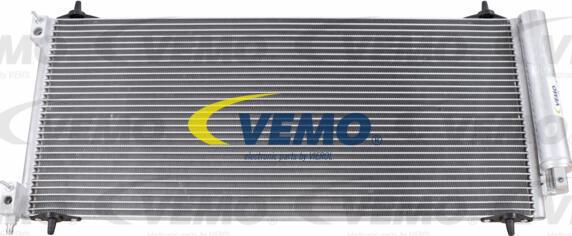 Vemo V22-62-0016 - Condensatore, Climatizzatore autozon.pro